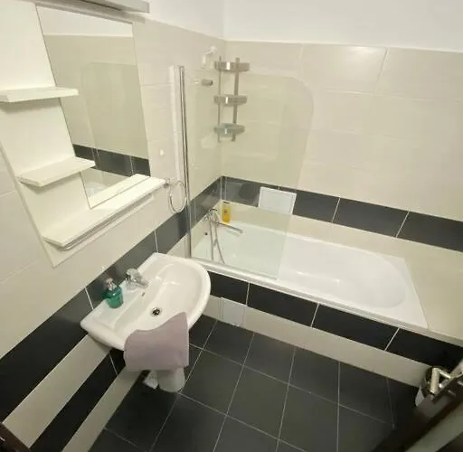 Apartament 43 Bucureşti